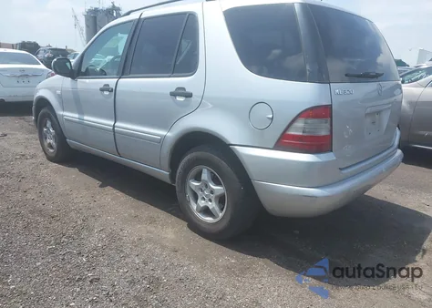 2001 Mercedes-Benz Ml 320 z USA, uszkodzony, nr VIN 4JGAB54E21A277936